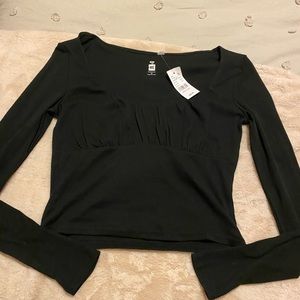 Ribbed black long sleeve crop top